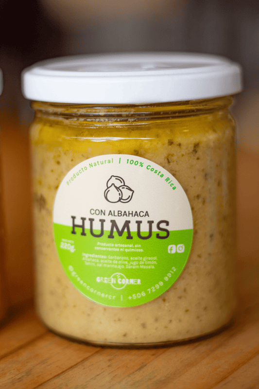 Humus de albahaca