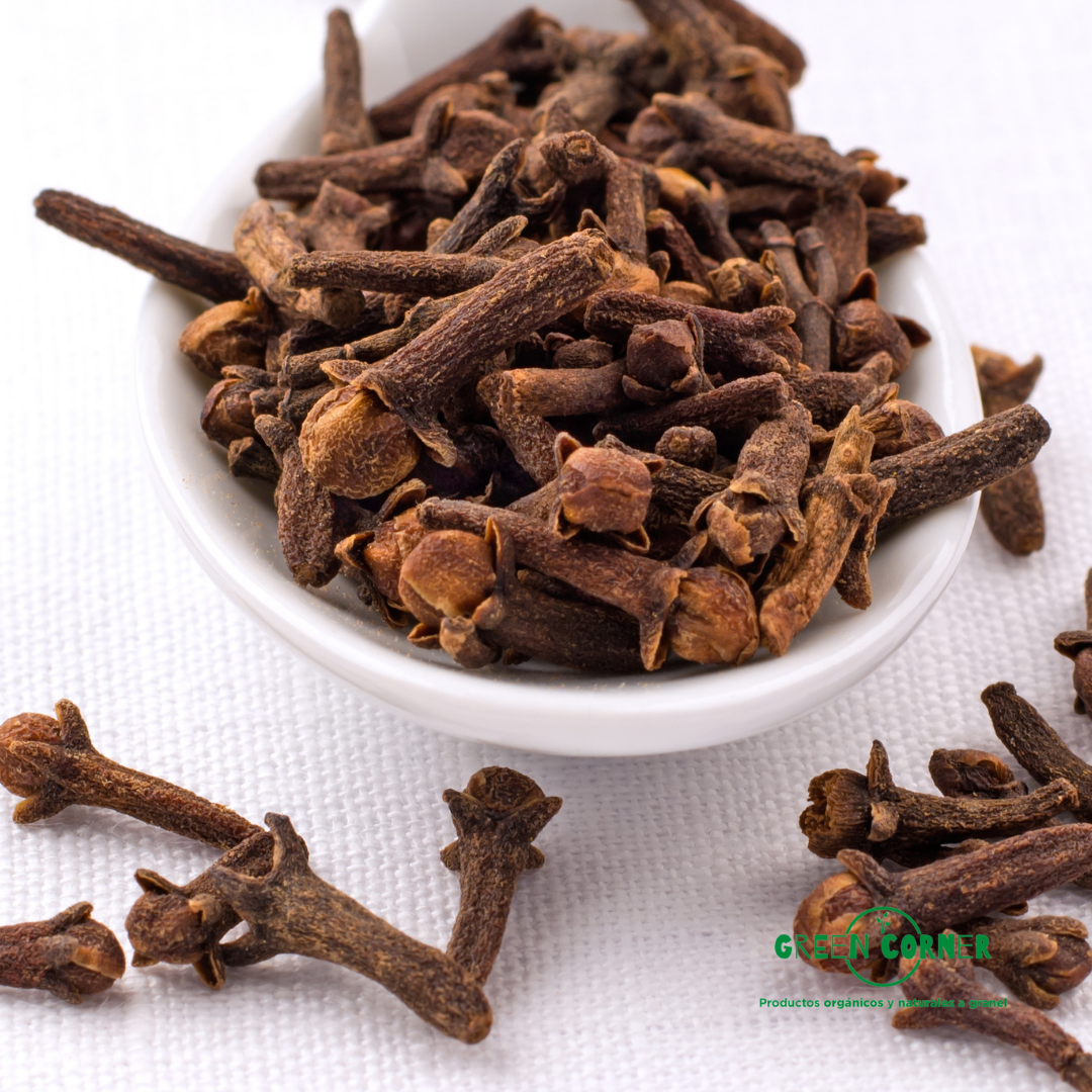 Clavos de olor entero